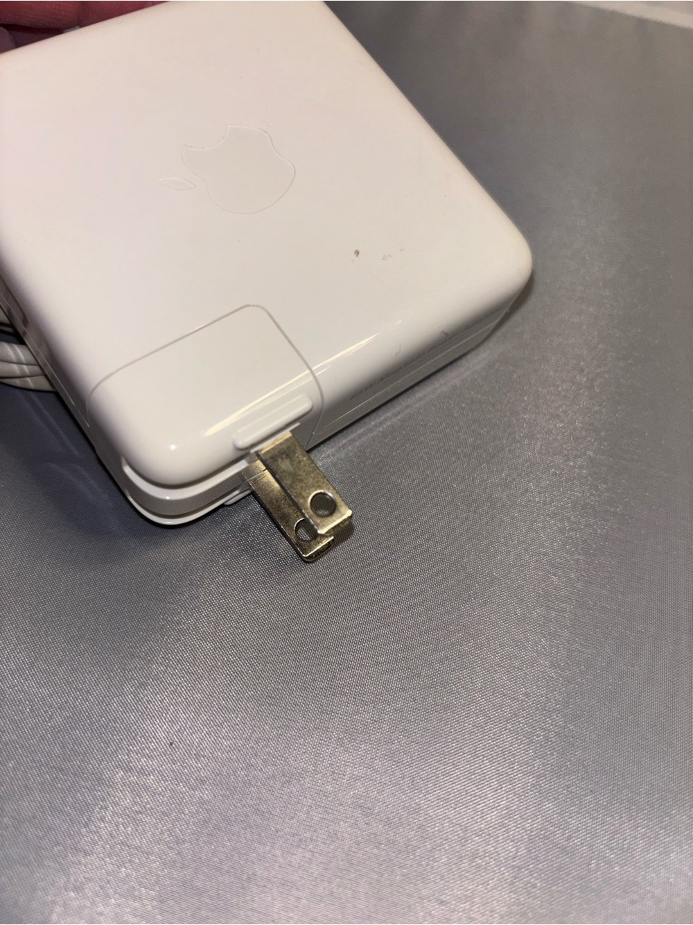 Apple MagSafe 85w Power Adapter for MacBook - Picture 3 of 8